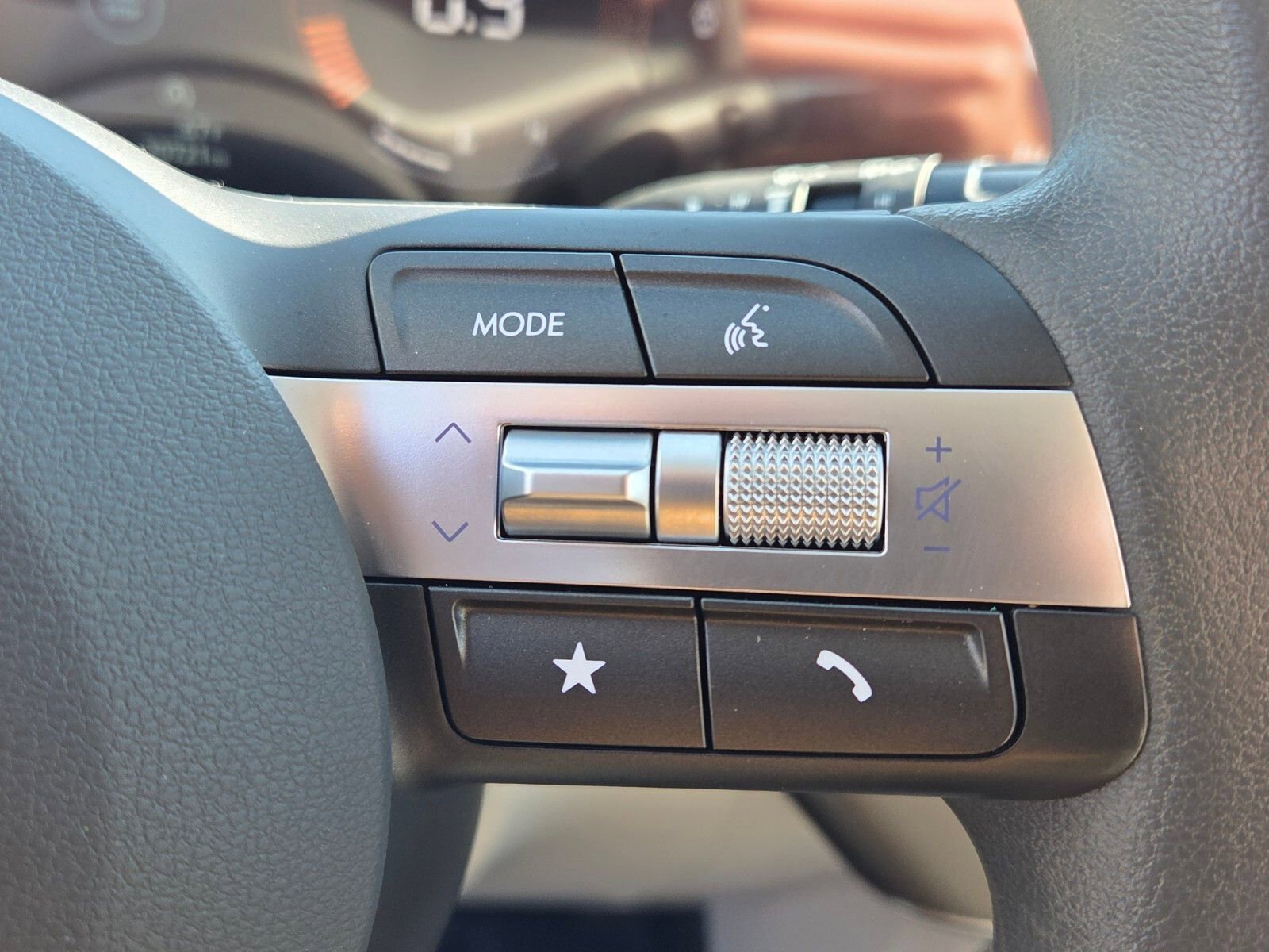 Used 2025 Hyundai Kona SE image 24