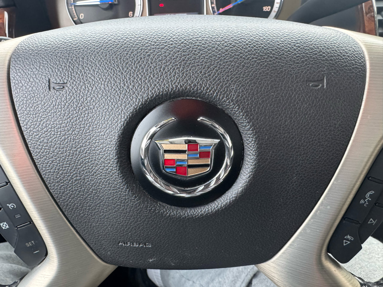 Used 2014 Cadillac Escalade Platinum image 19