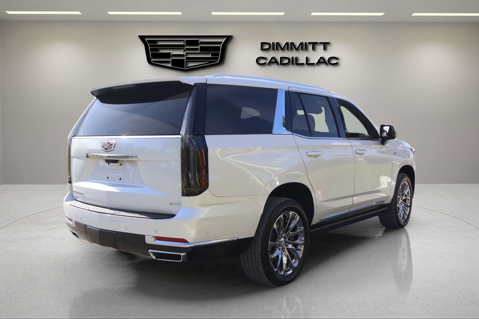 Certified 2025 Cadillac Escalade Premium Luxury w/ Touring Package RWD image 5