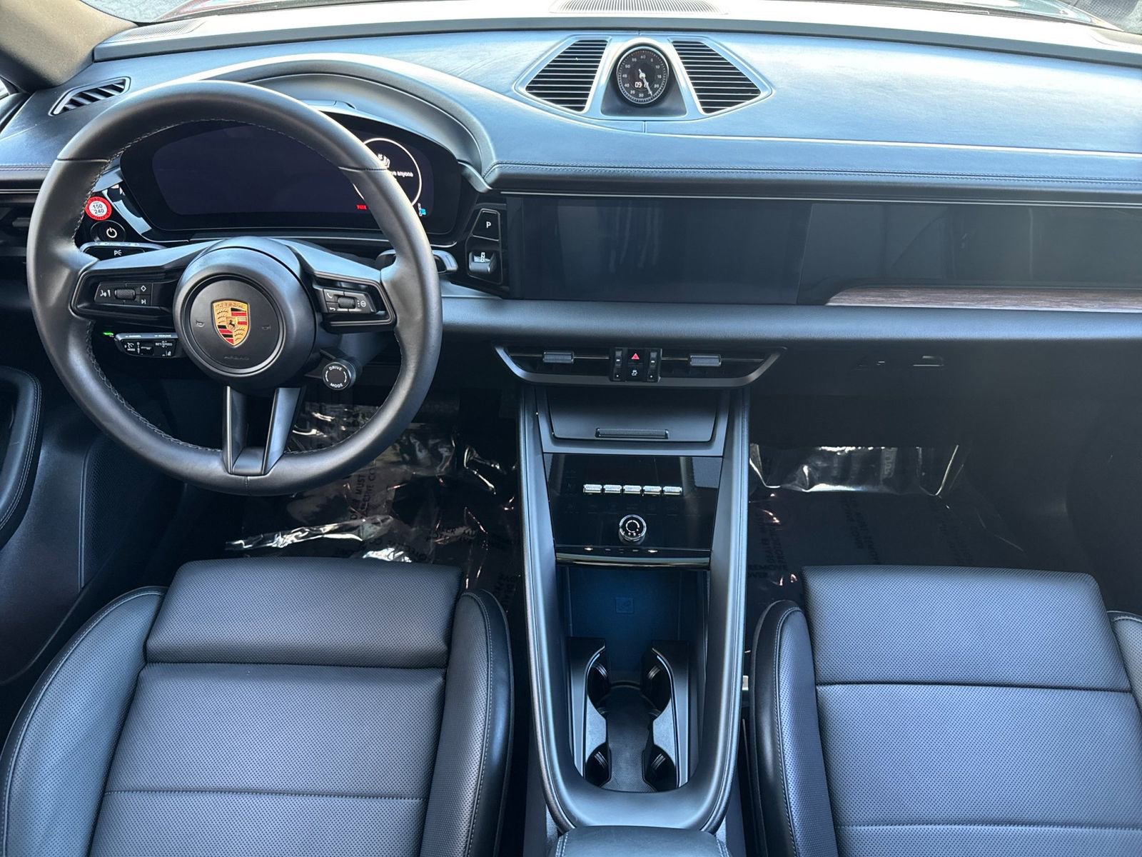 Used 2025 Porsche Macan Electric image 6