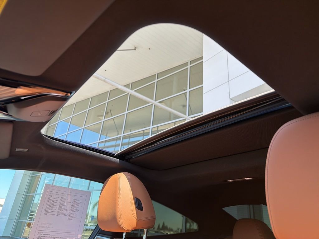 Used 2023 BMW M440i Coupe w/ Premium Package image 11