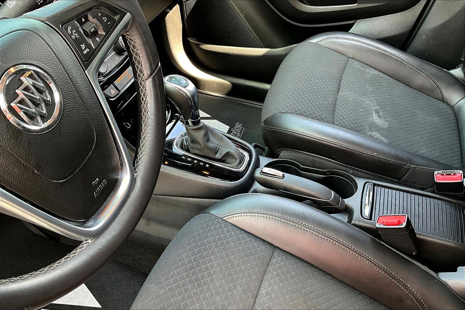 Used 2022 Buick Encore Preferred w/ Safety Package image 18