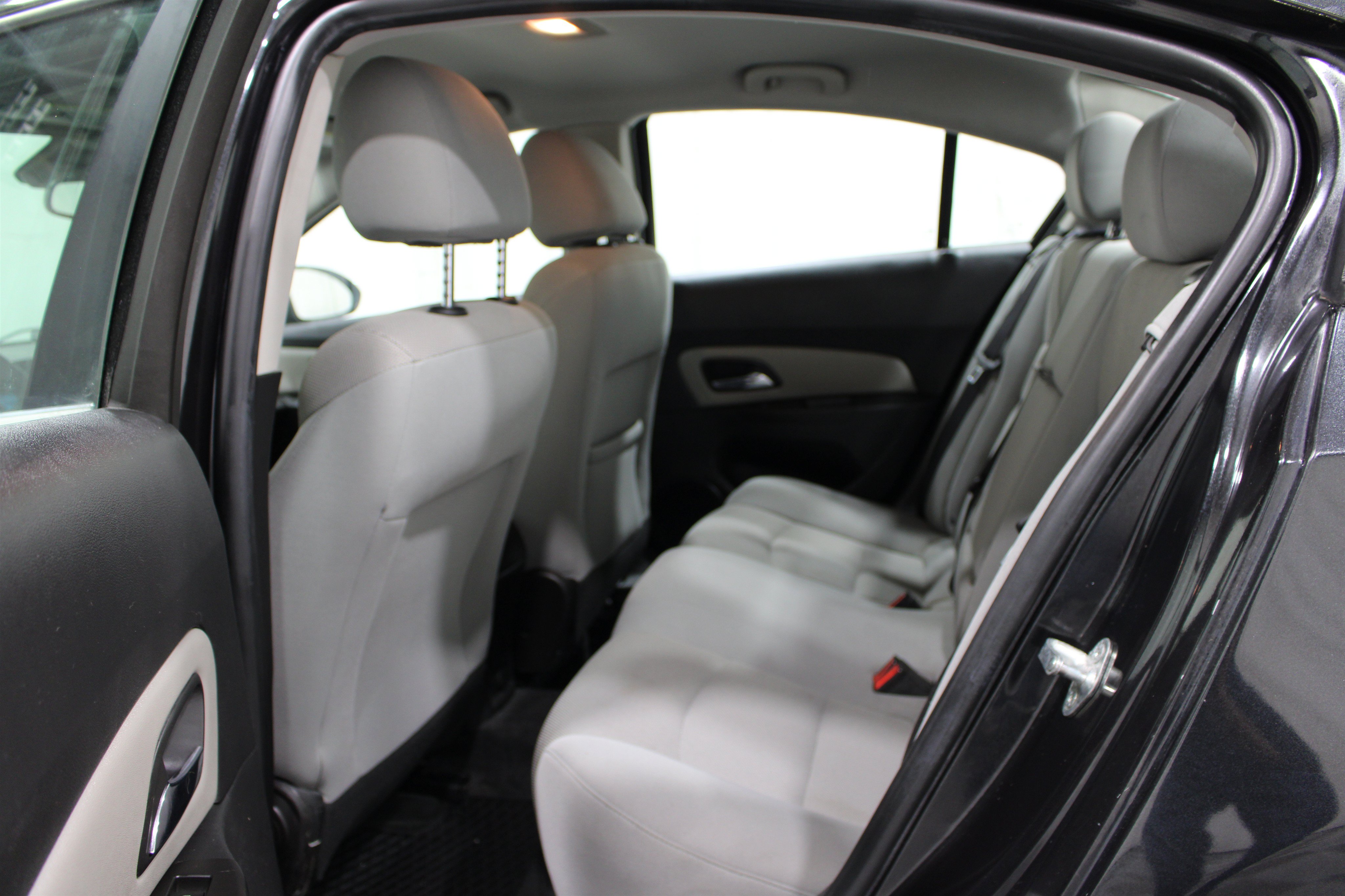 Used 2014 Chevrolet Cruze LT FWD image 17