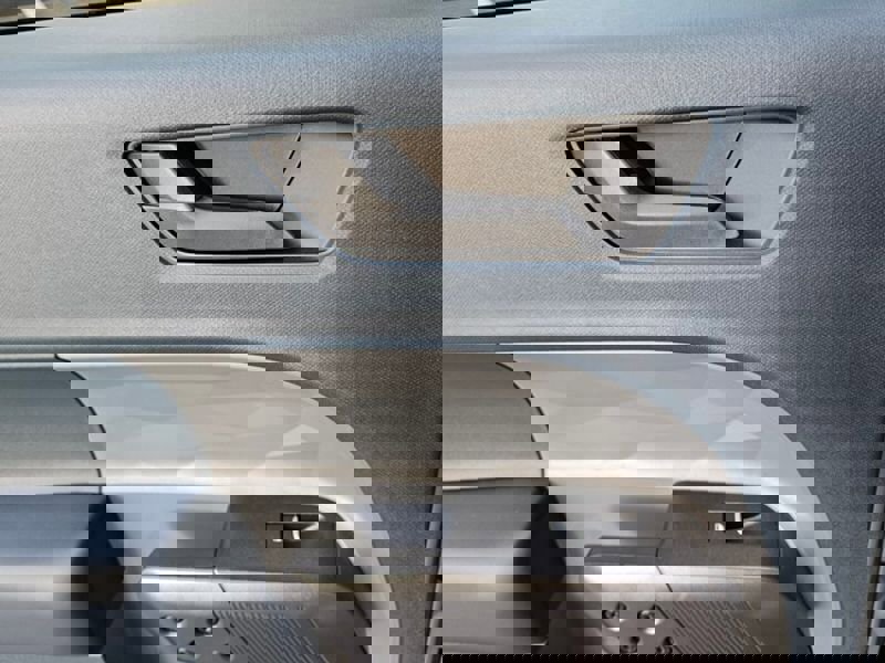 New 2025 Ford Maverick Lariat w/ Black Appearance Package image 10