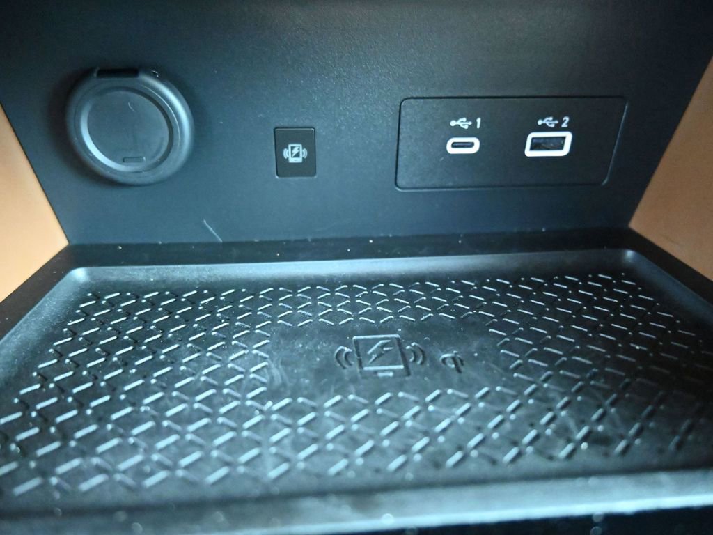 Used 2025 Nissan Pathfinder Platinum w/ Cargo Package FWD image 17
