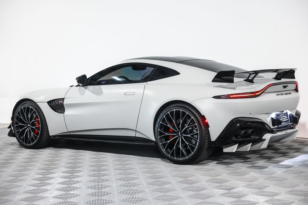 Used 2023 Aston Martin V8 Vantage Coupe RWD image 18