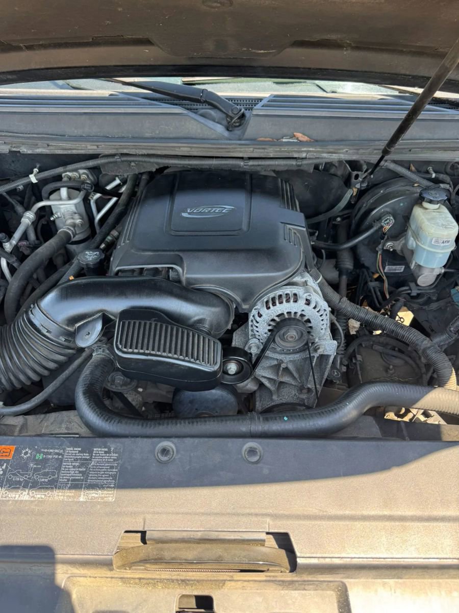Used 2011 GMC Yukon XL SLT w/ SLT-2 Equipment Package AWD/4WD image 24