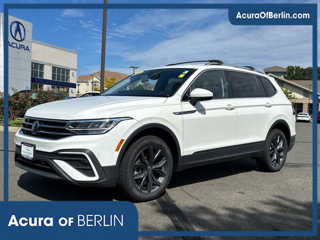 Used 2022 Volkswagen Tiguan SE AWD/4WD image 1