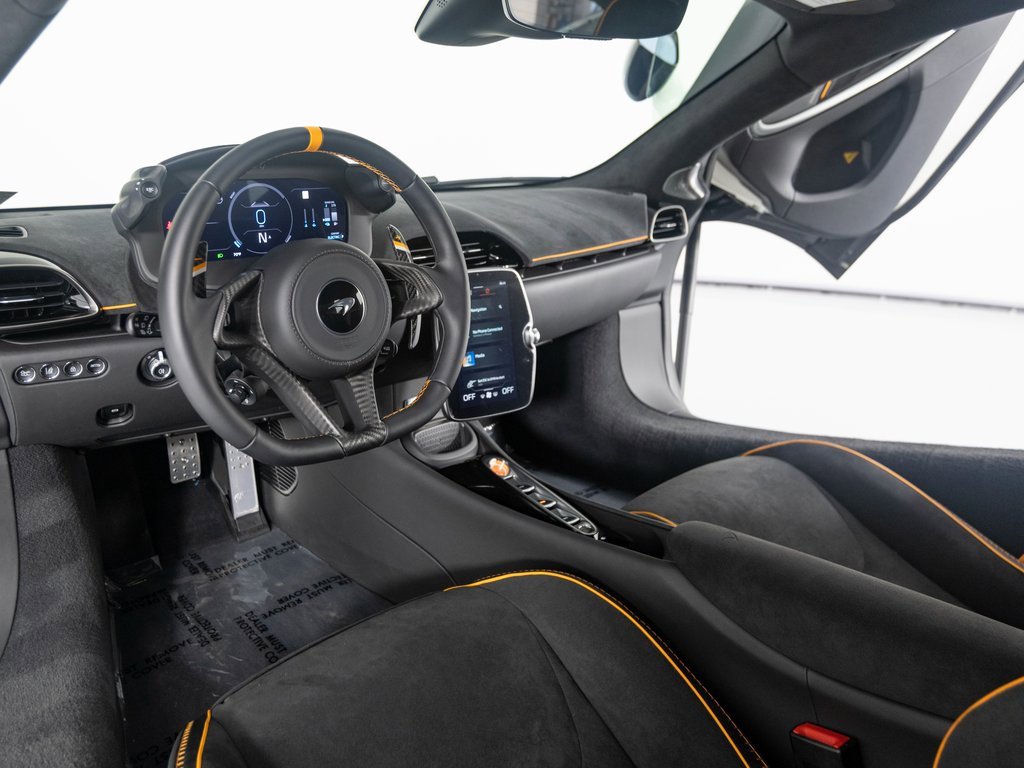 New 2025 McLaren Artura image 14