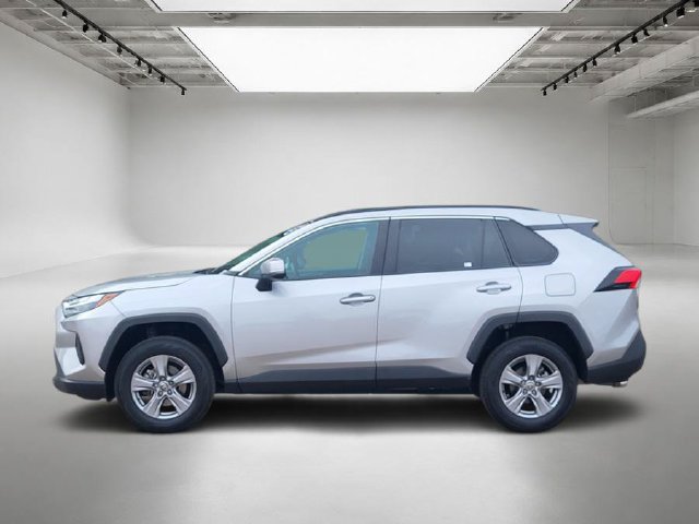 Used 2024 Toyota RAV4 XLE FWD image 2