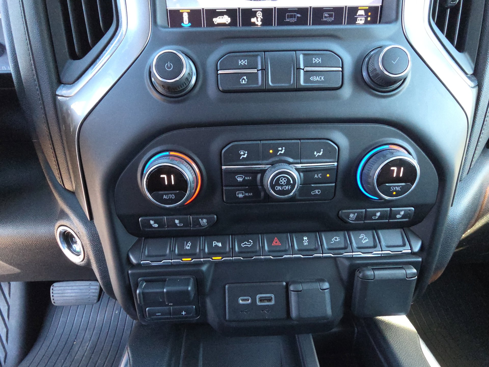 Used 2020 Chevrolet Silverado 2500 LTZ w/ LTZ Plus Package image 24