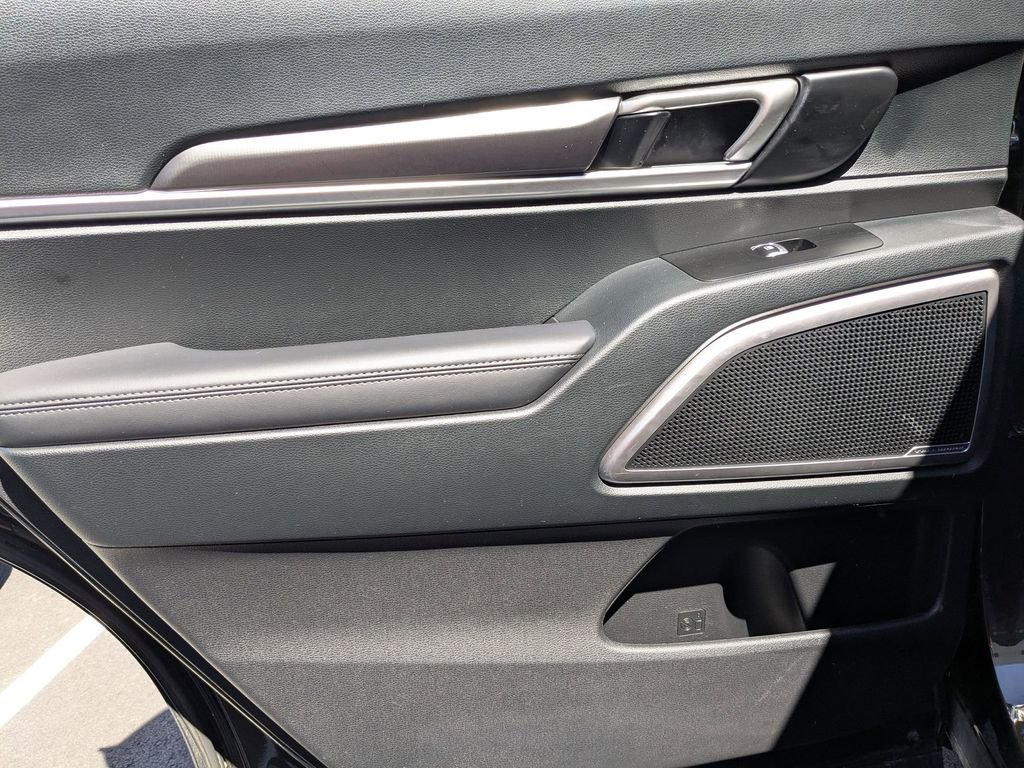 Used 2025 Kia Telluride S image 26