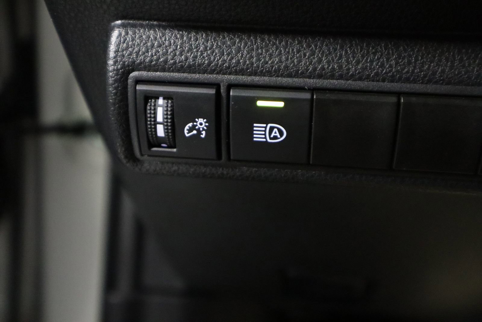 Used 2025 Toyota Corolla LE image 36