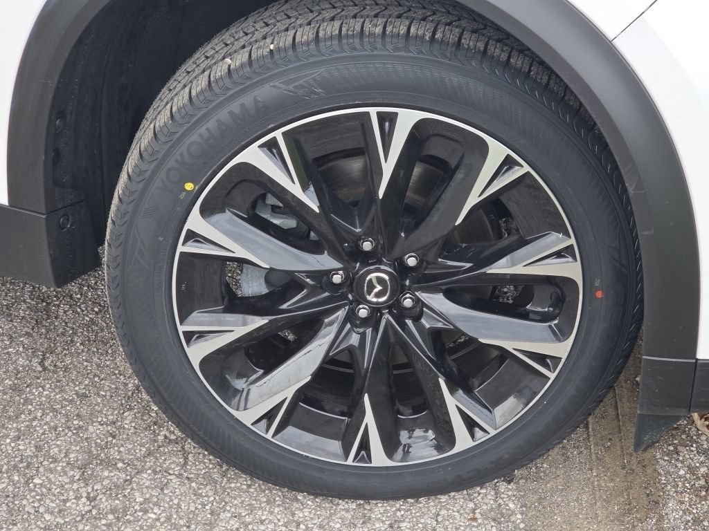 Certified 2024 MAZDA CX-90 Plug-In Hybrid w/ Premium Plus AWD/4WD image 19