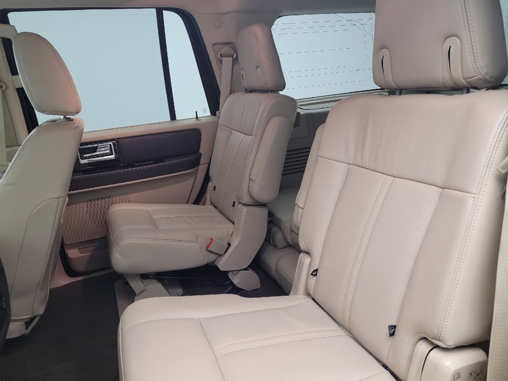 Used 2015 Lincoln Navigator 4WD w/ Equipment Group 101A Reserve image 18