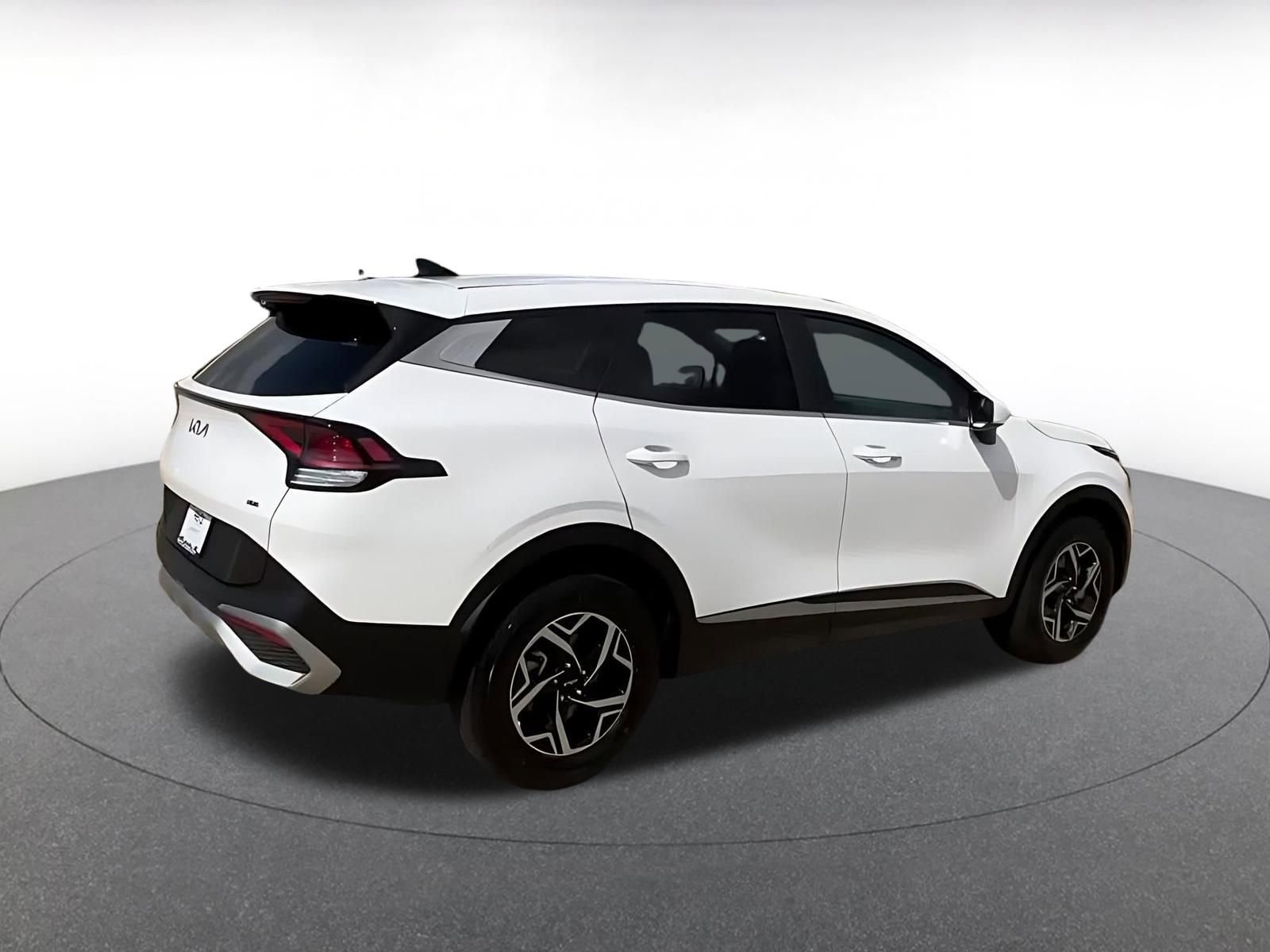 Used 2025 Kia Sportage LX image 15