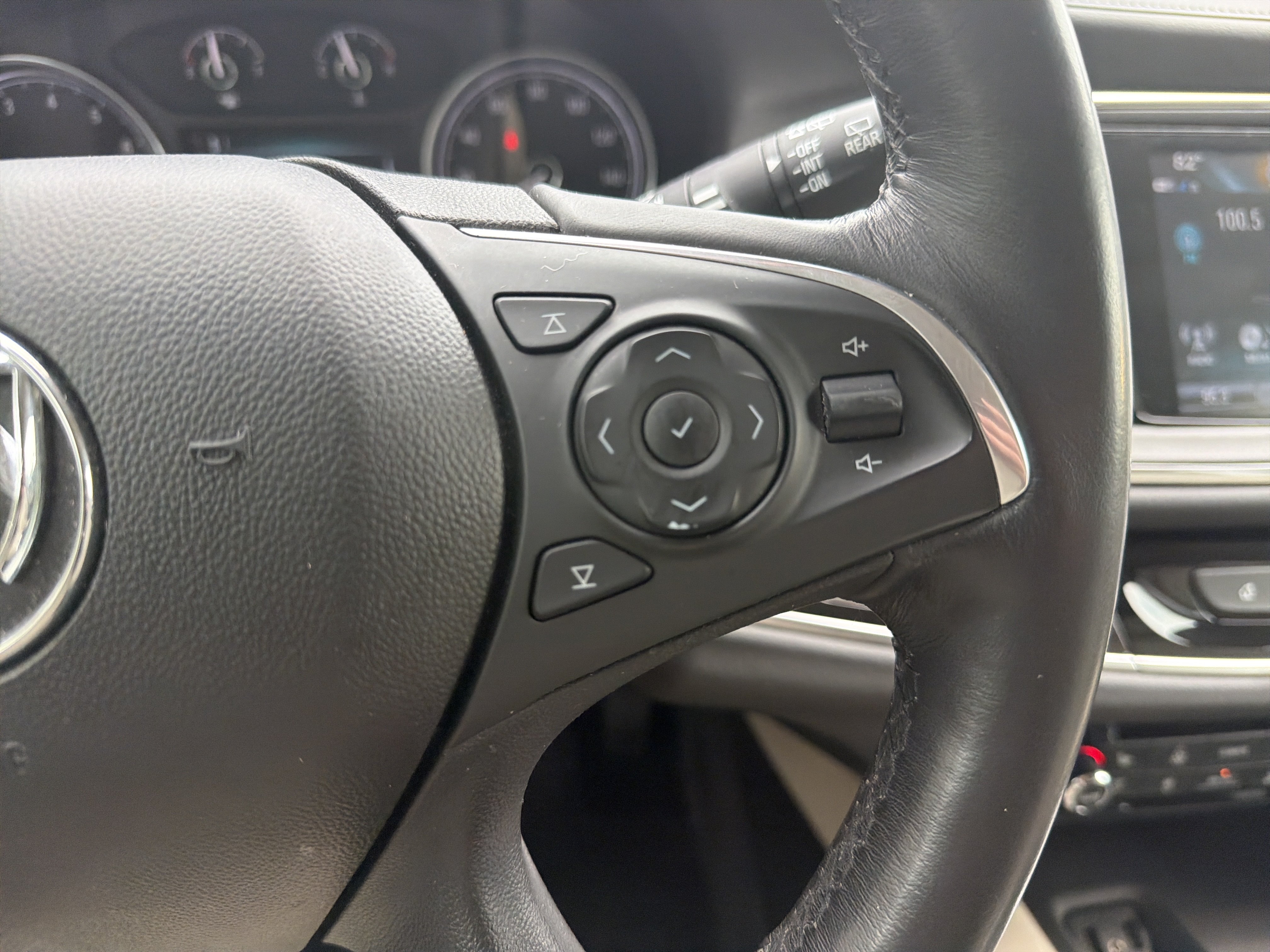 Used 2018 Buick Enclave Premium AWD/4WD image 20