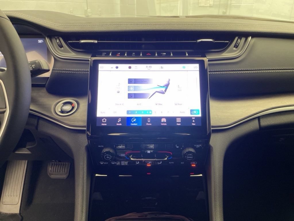 New 2025 Jeep Grand Cherokee Limited AWD/4WD image 10