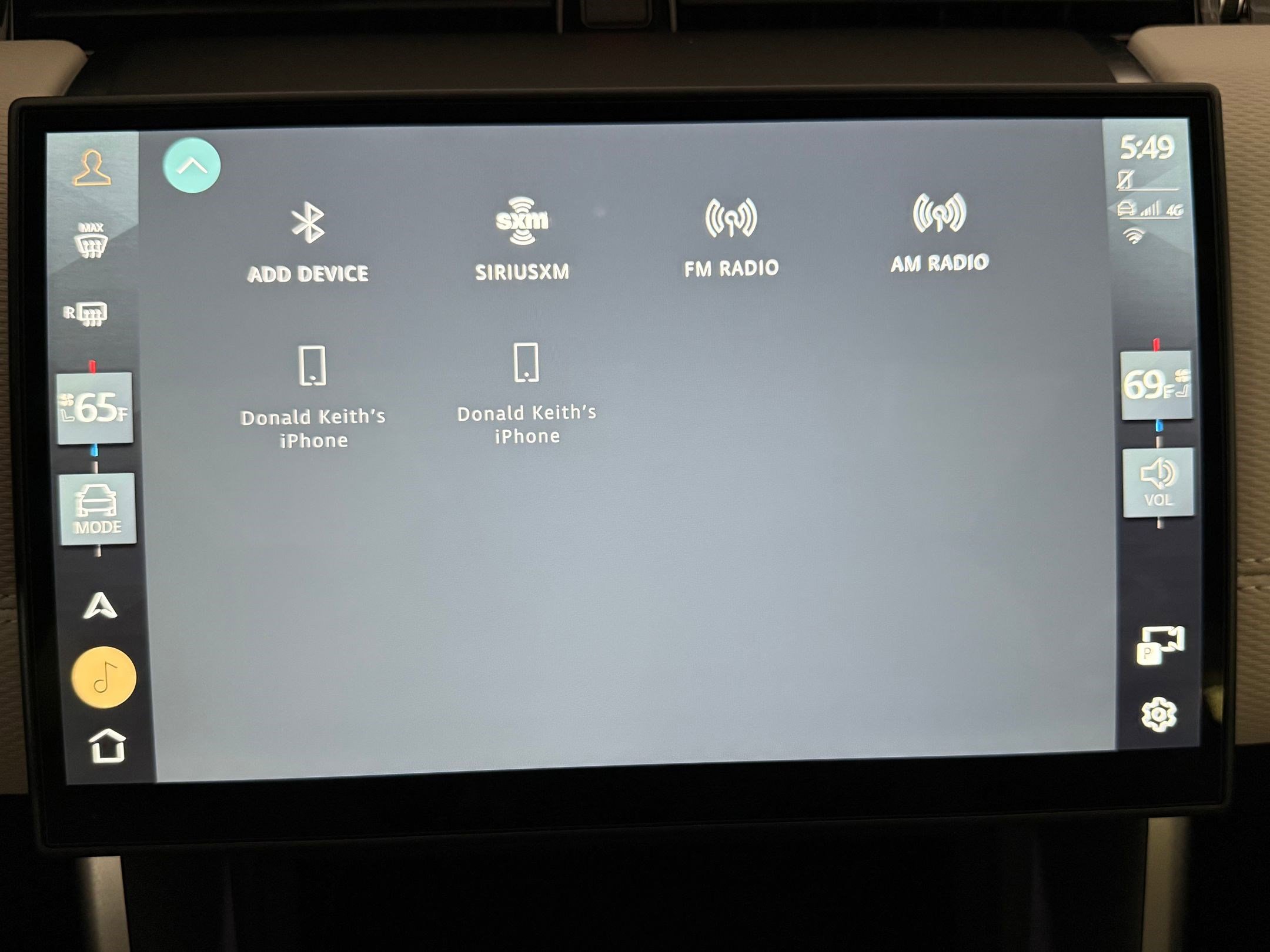 Certified 2025 Land Rover Discovery Sport Dynamic SE image 22