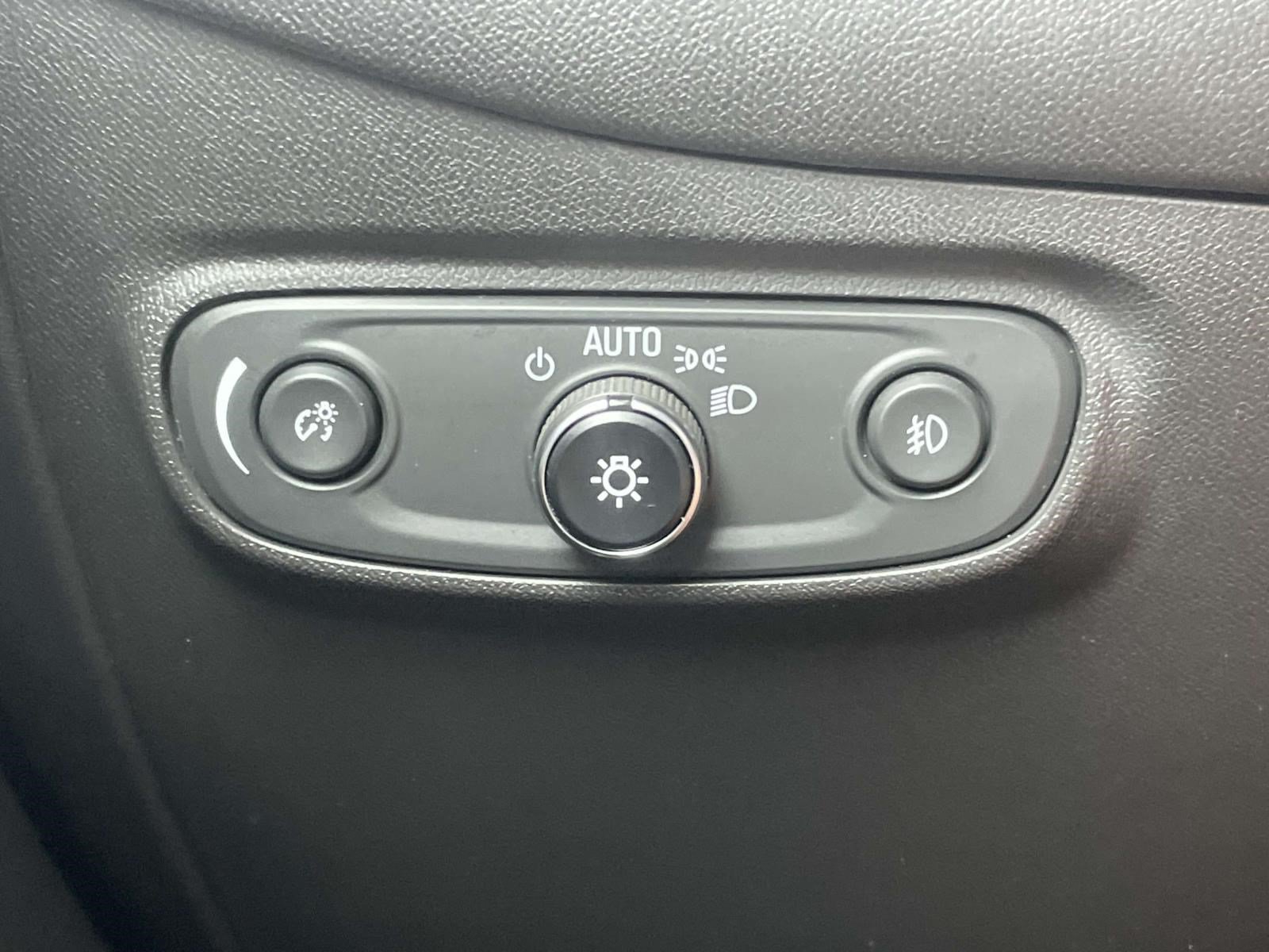 Used 2020 Chevrolet Equinox Premier FWD image 19