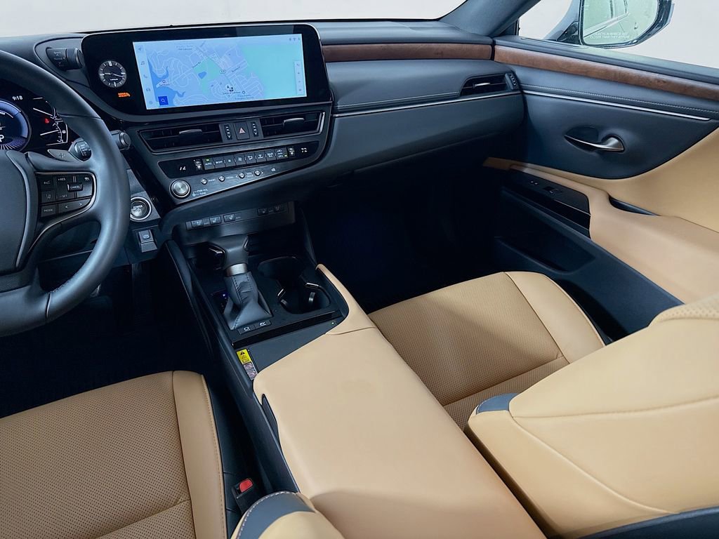 Certified 2025 Lexus ES 300h w/ Premium Package image 24