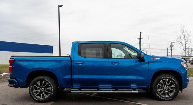 Used 2022 Chevrolet Silverado 1500 RST w/ Z71 Off-Road Package AWD/4WD image 5