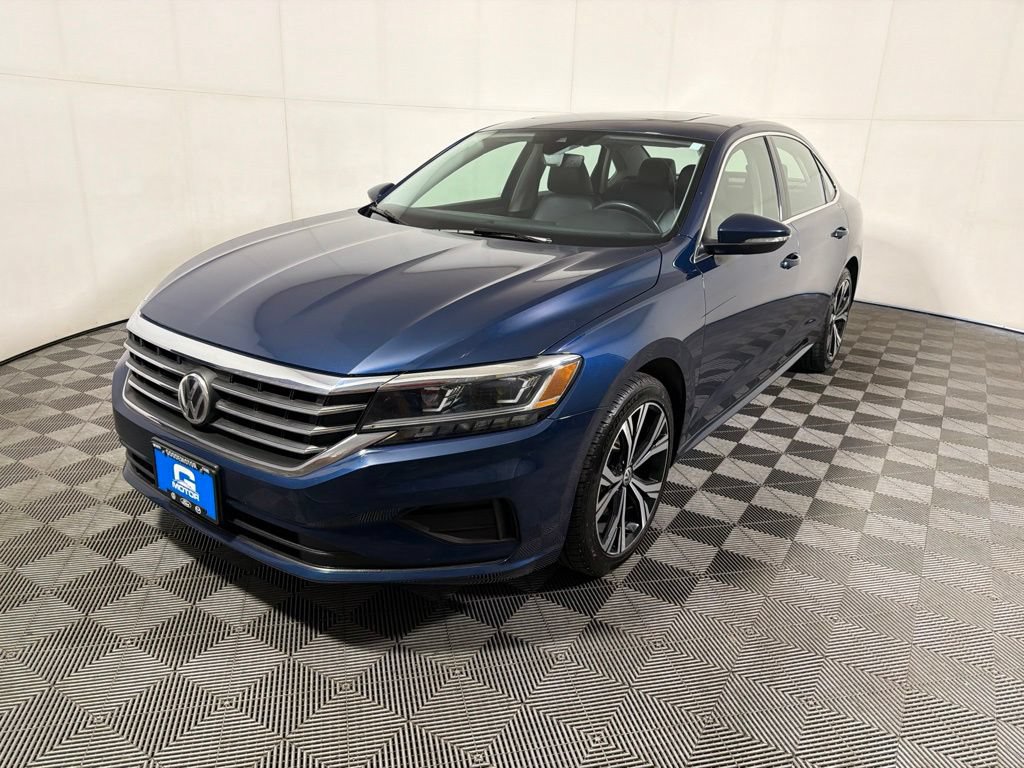 Certified 2022 Volkswagen Passat 2.0T SE FWD image 4