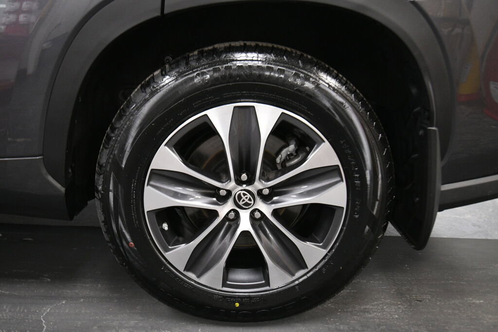 Certified 2023 Toyota Highlander XLE image 36