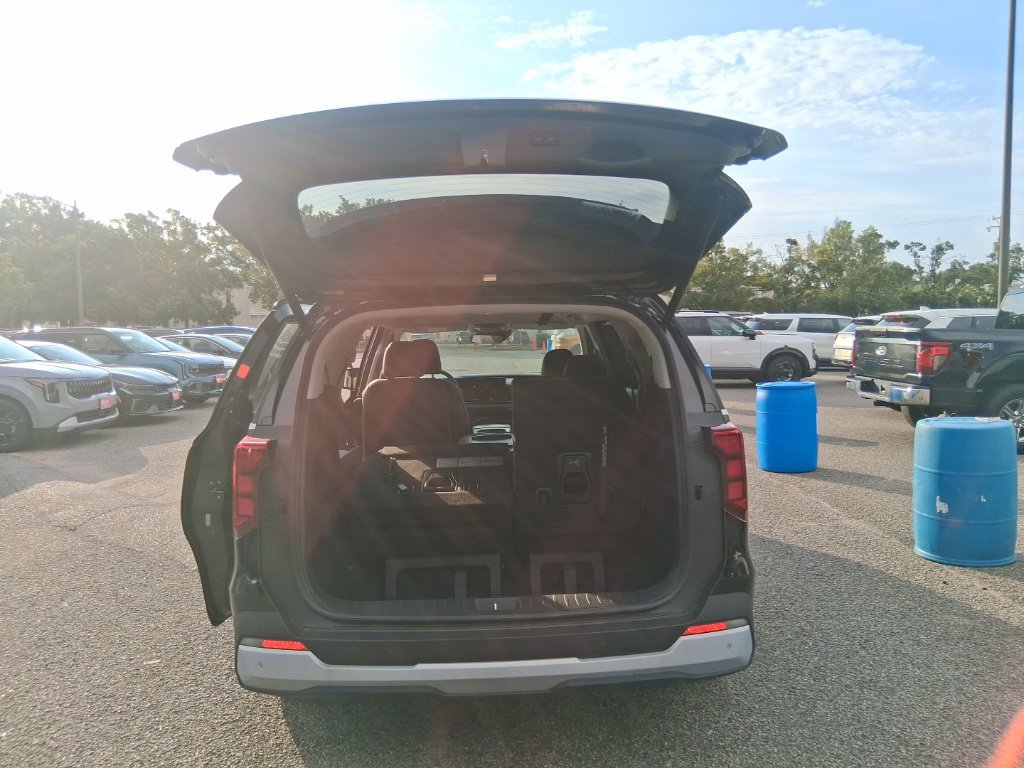 Certified 2026 Kia Carnival EX FWD image 20