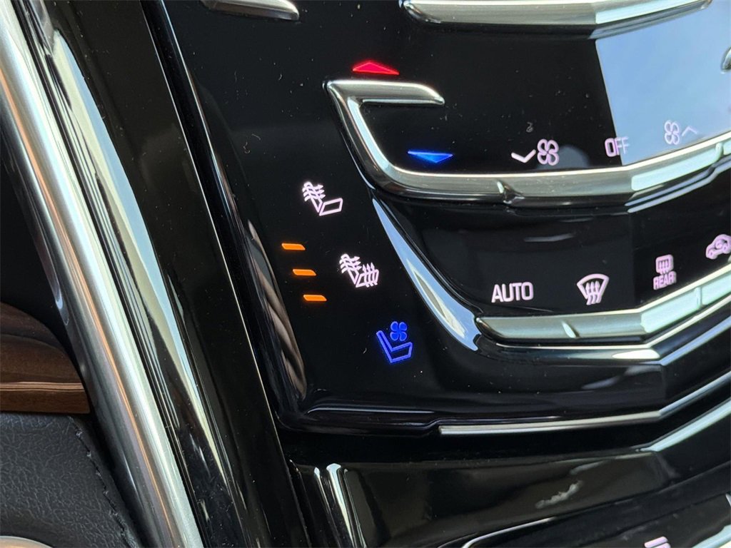 Used 2016 Cadillac Escalade ESV Premium image 18