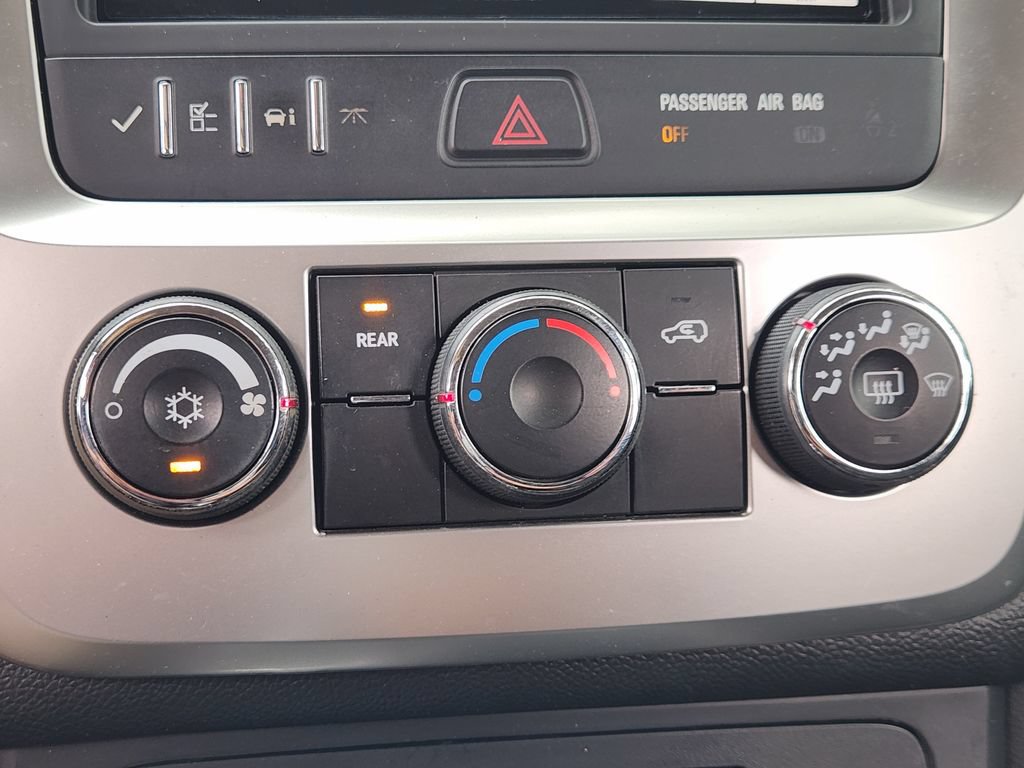 Used 2014 GMC Acadia SLE FWD image 17