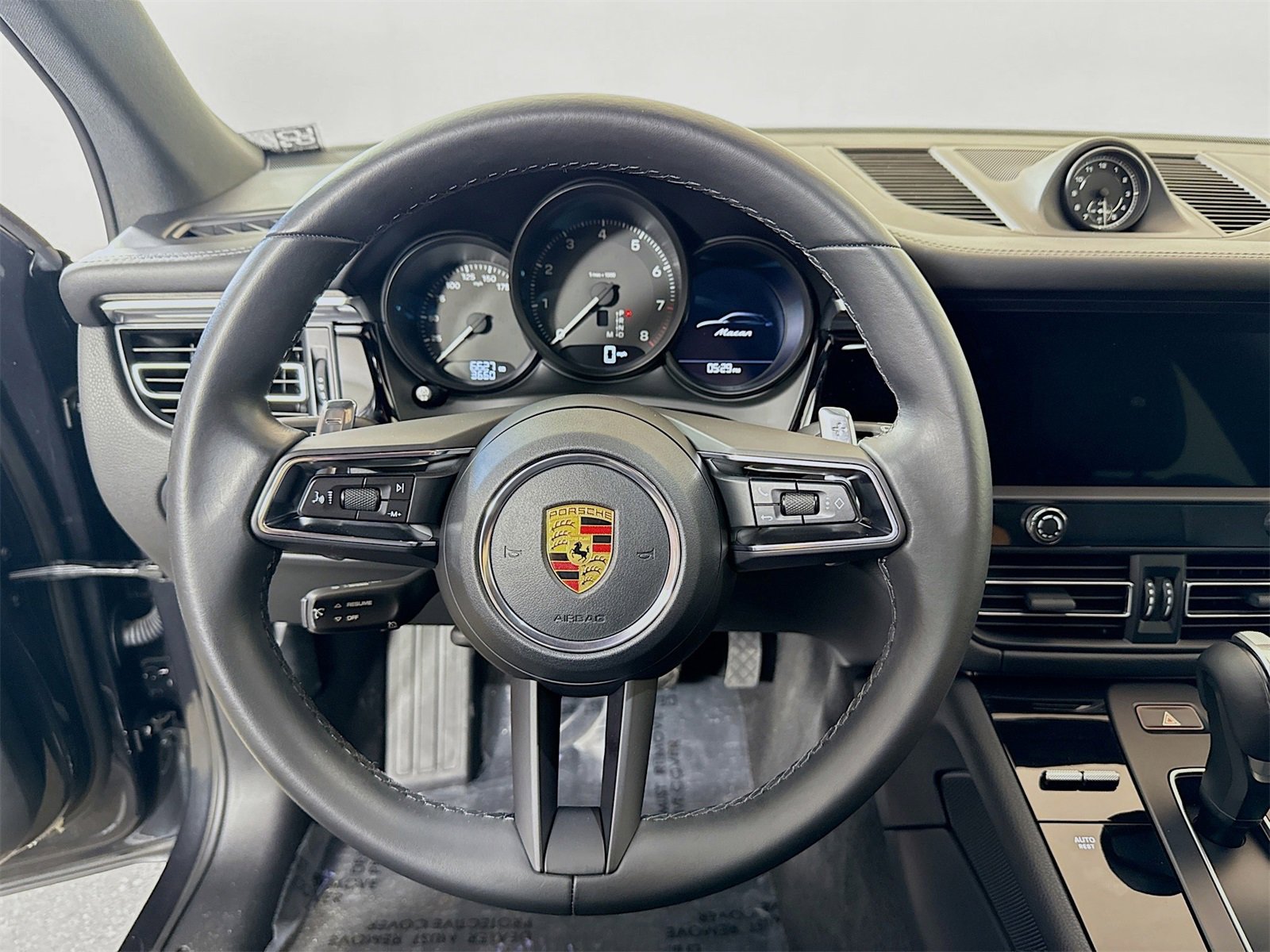 Used 2022 Porsche Macan image 12