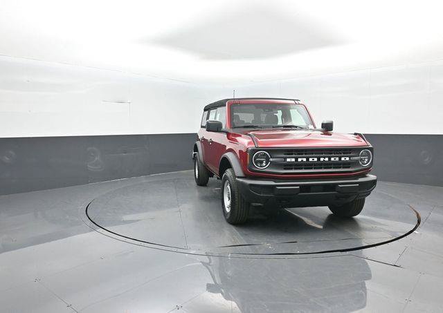 New 2026 Ford Bronco 4-Door AWD/4WD image 2