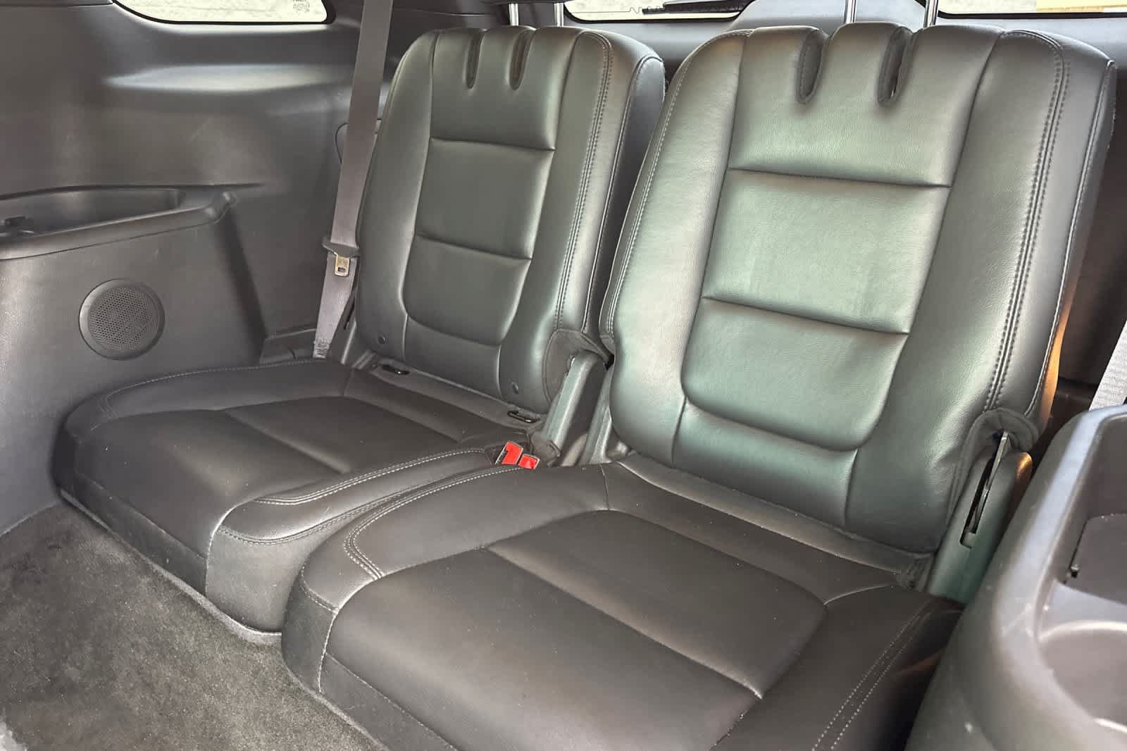 Used 2015 Ford Explorer XLT w/ Equipment Group 202B FWD image 15