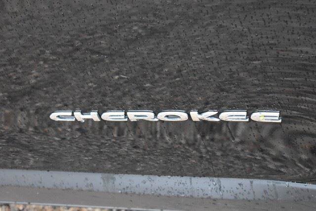 Used 2019 Jeep Cherokee Limited w/ Luxury Group AWD/4WD image 14