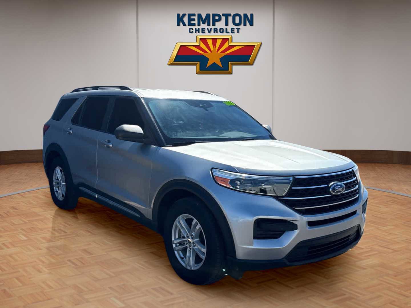 Used 2023 Ford Explorer XLT image 8