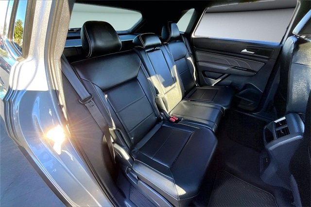 Used 2022 Volkswagen Atlas Cross Sport SEL R-Line image 25
