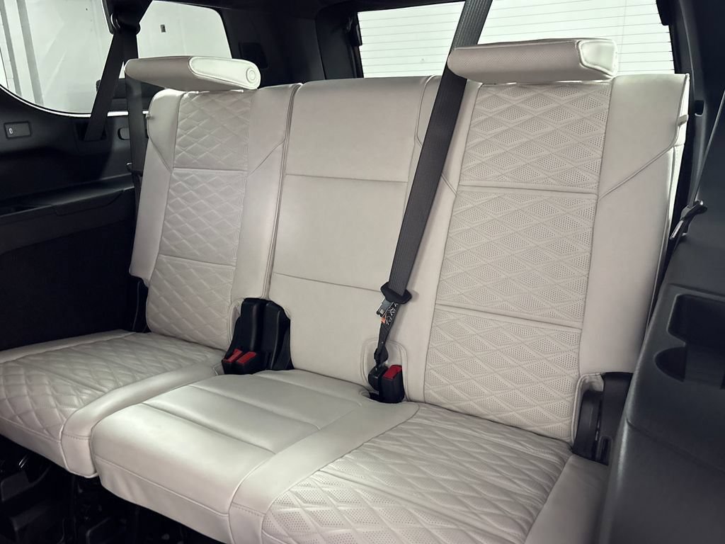 Used 2025 Cadillac Escalade ESV Sport Platinum AWD/4WD image 31