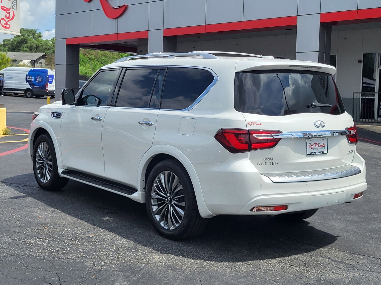 Used 2021 INFINITI QX80 Sensory w/ Cargo Package AWD/4WD image 6