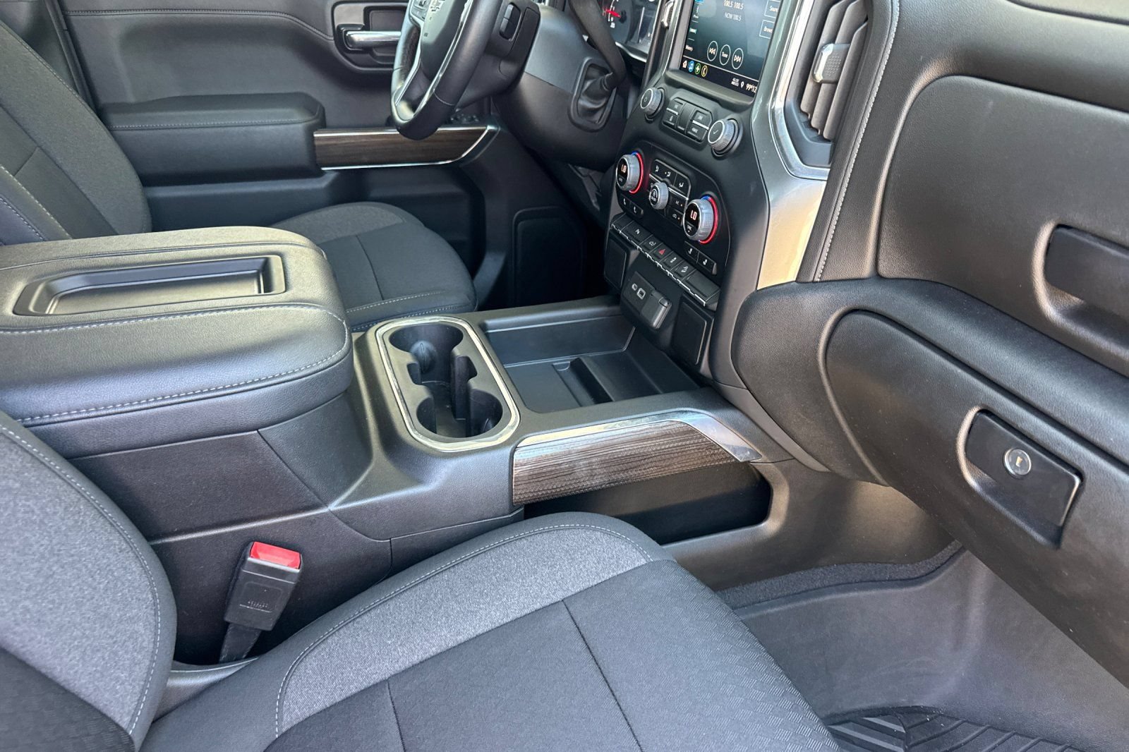 Used 2022 Chevrolet Silverado 1500 LT Trail Boss w/ Safety Package AWD/4WD image 16