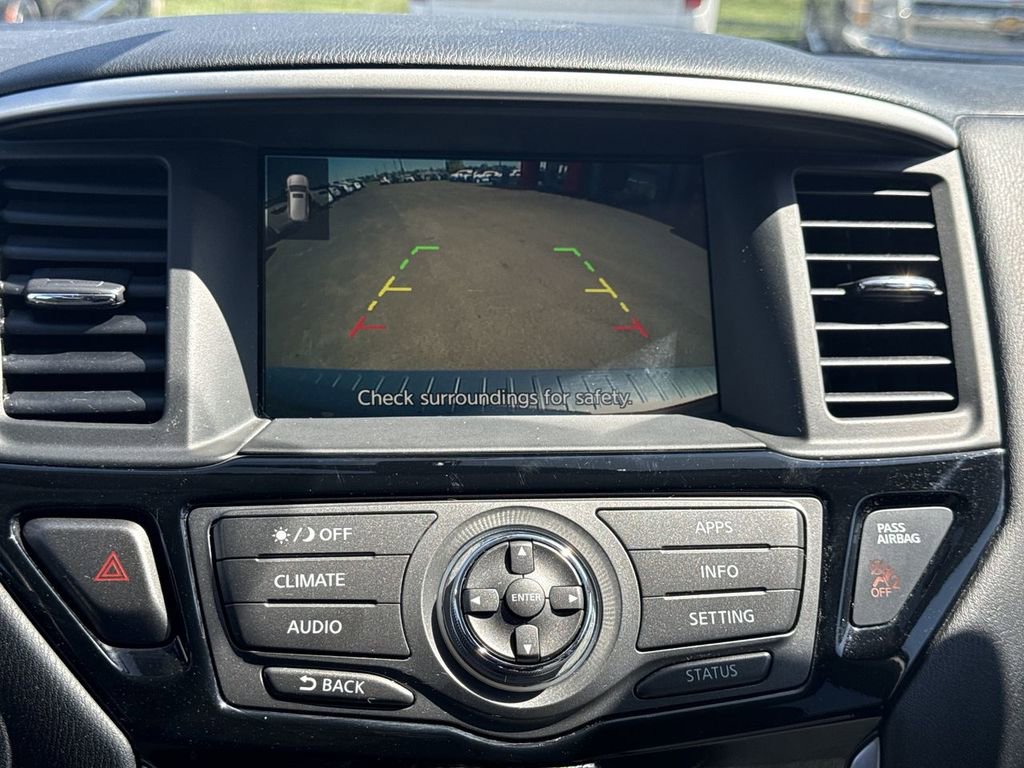 Used 2020 Nissan Pathfinder SV image 29