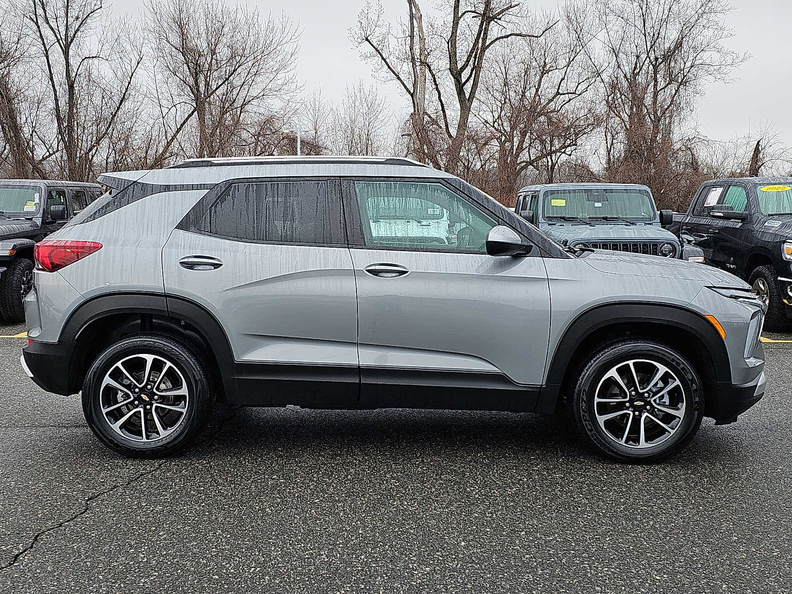 Used 2025 Chevrolet TrailBlazer LT AWD/4WD image 7