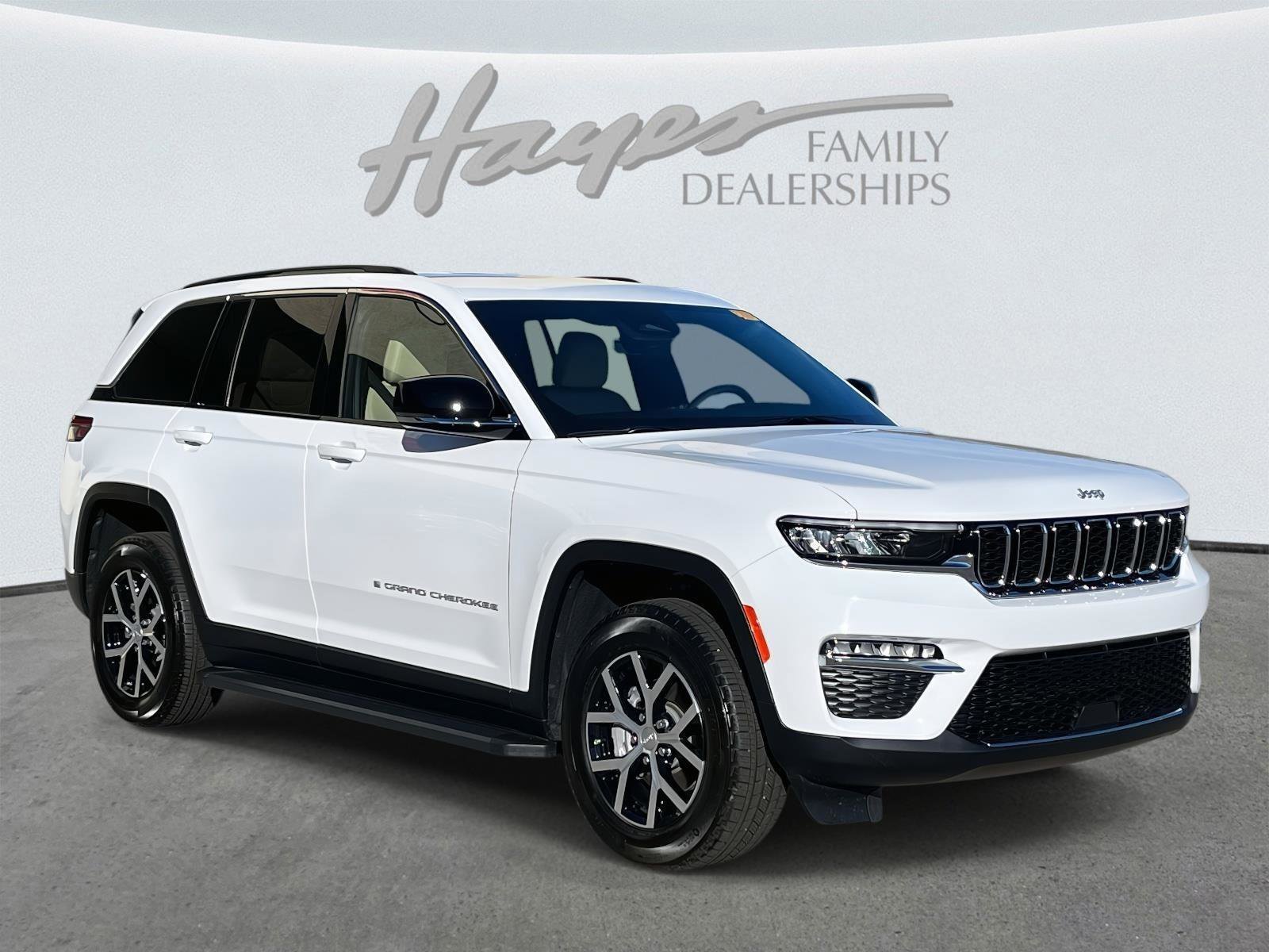 Used 2025 Jeep Grand Cherokee Limited image 1