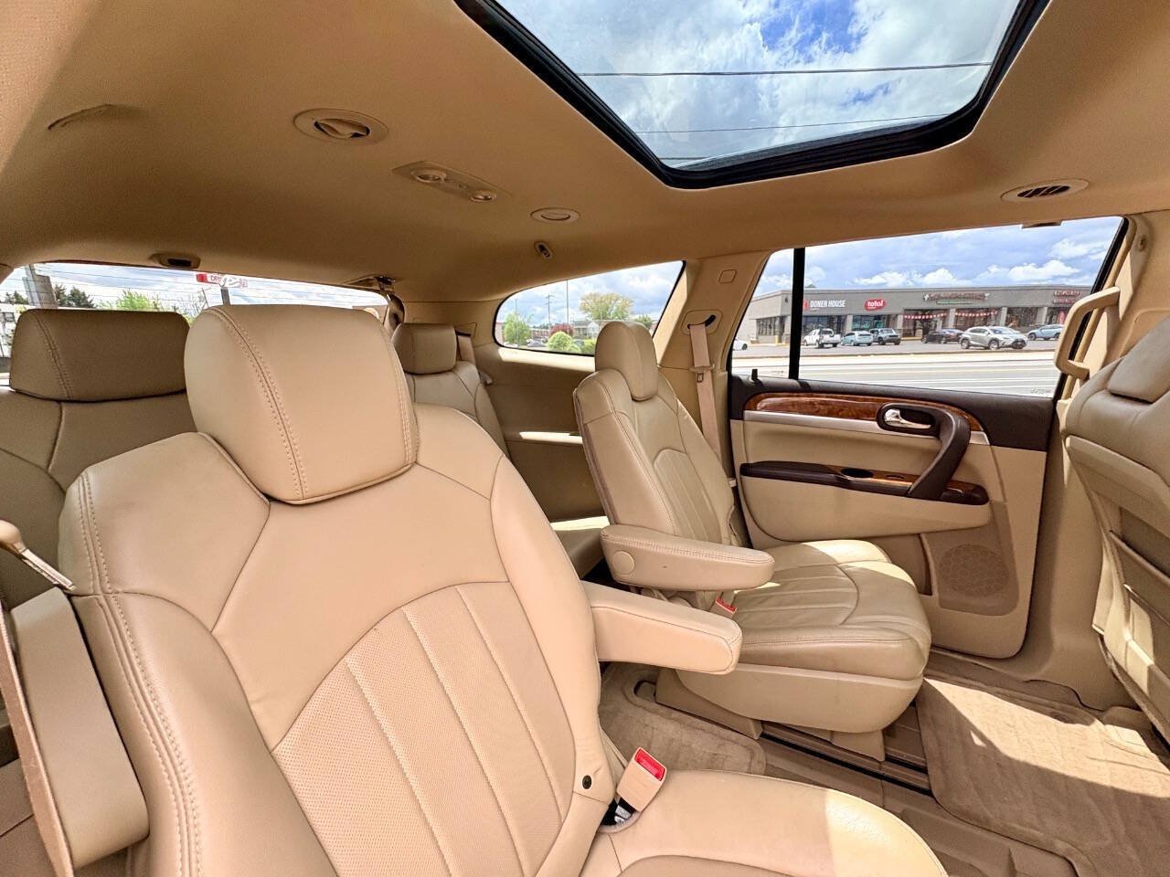 Used 2009 Buick Enclave CXL w/ Entertainment Package #3 AWD/4WD image 30