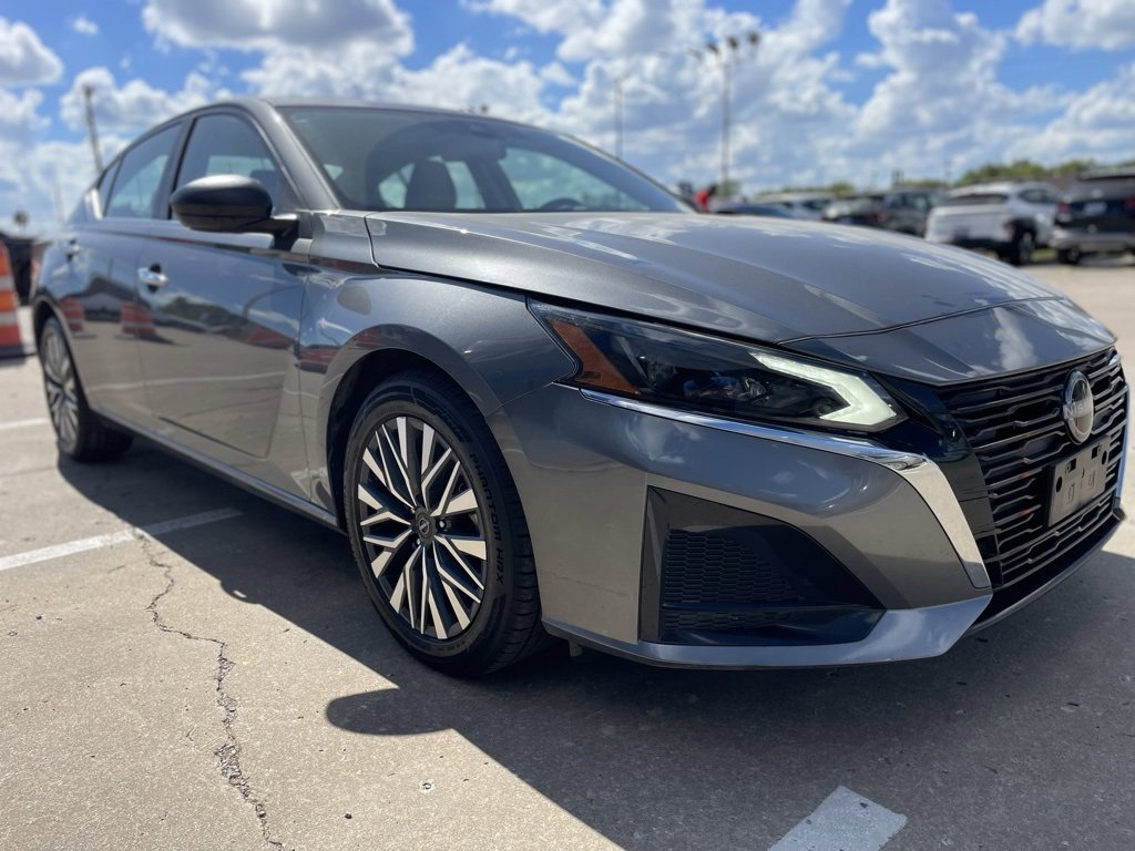 Used 2024 Nissan Altima 2.5 SV image 5