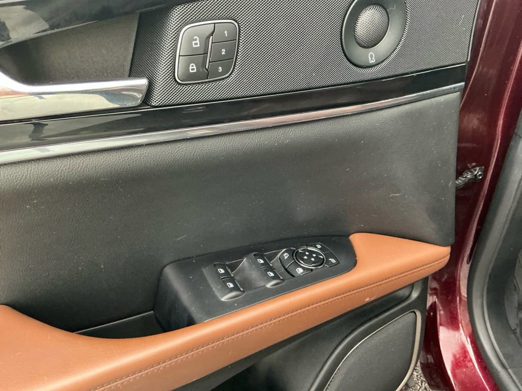 Certified 2023 Lincoln Nautilus Reserve w/ Equipment Group 201A image 16