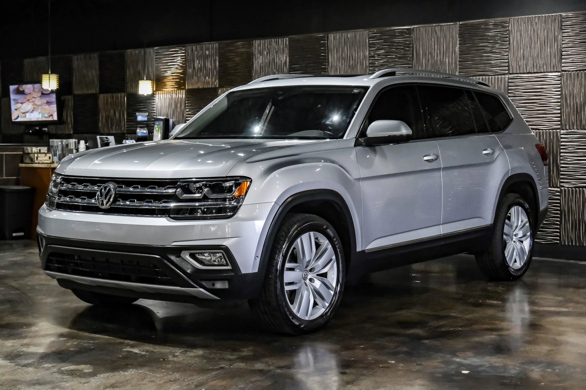 Used 2018 Volkswagen Atlas SEL Premium image 7