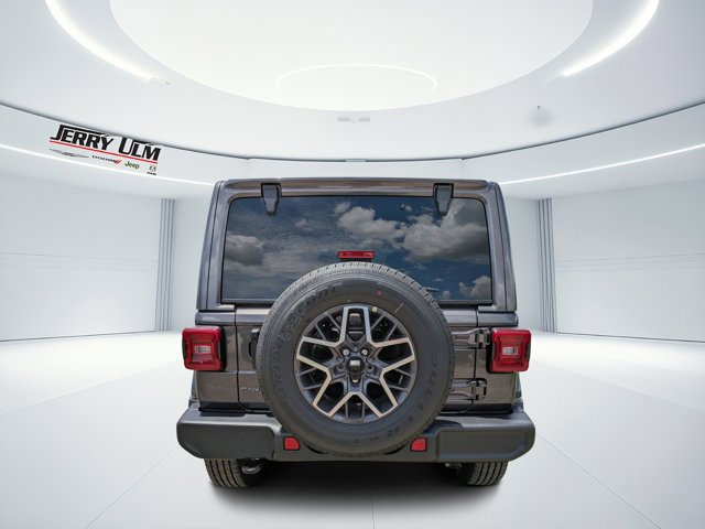 New 2025 Jeep Wrangler Sahara image 4