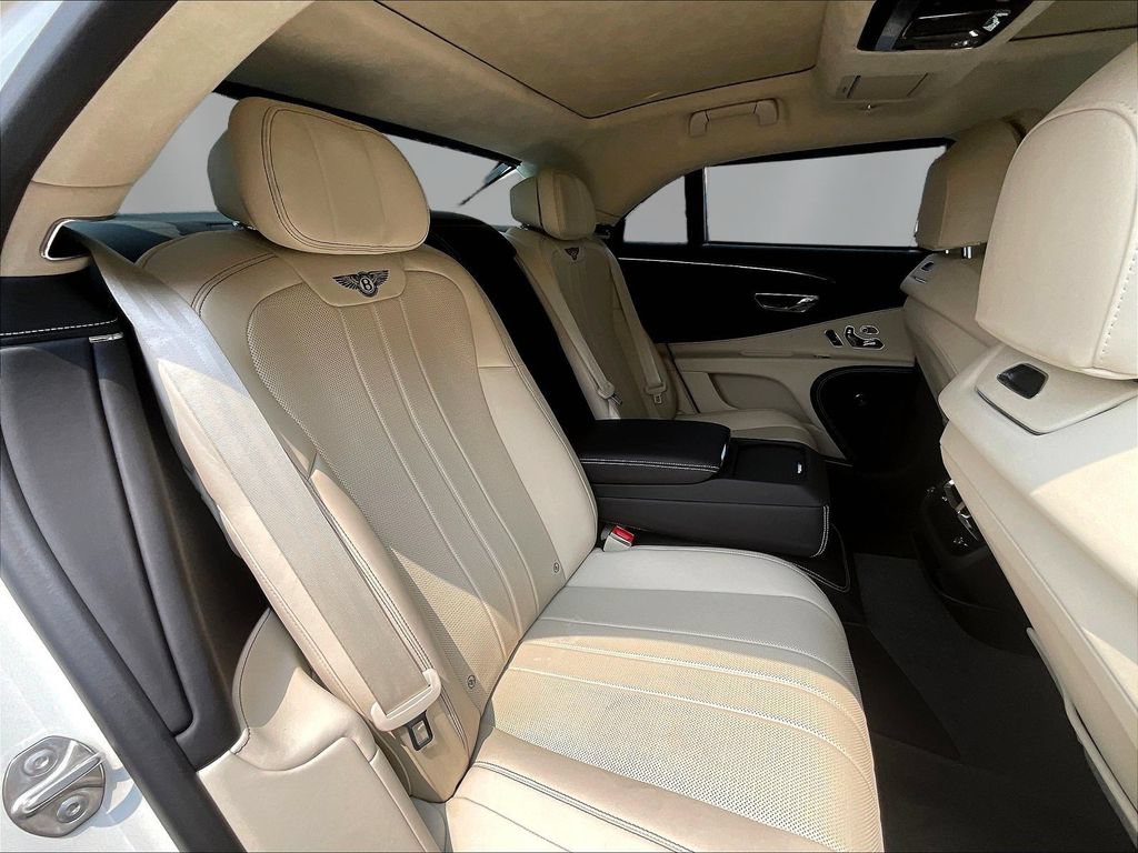 Used 2021 Bentley Flying Spur V8 AWD/4WD image 23