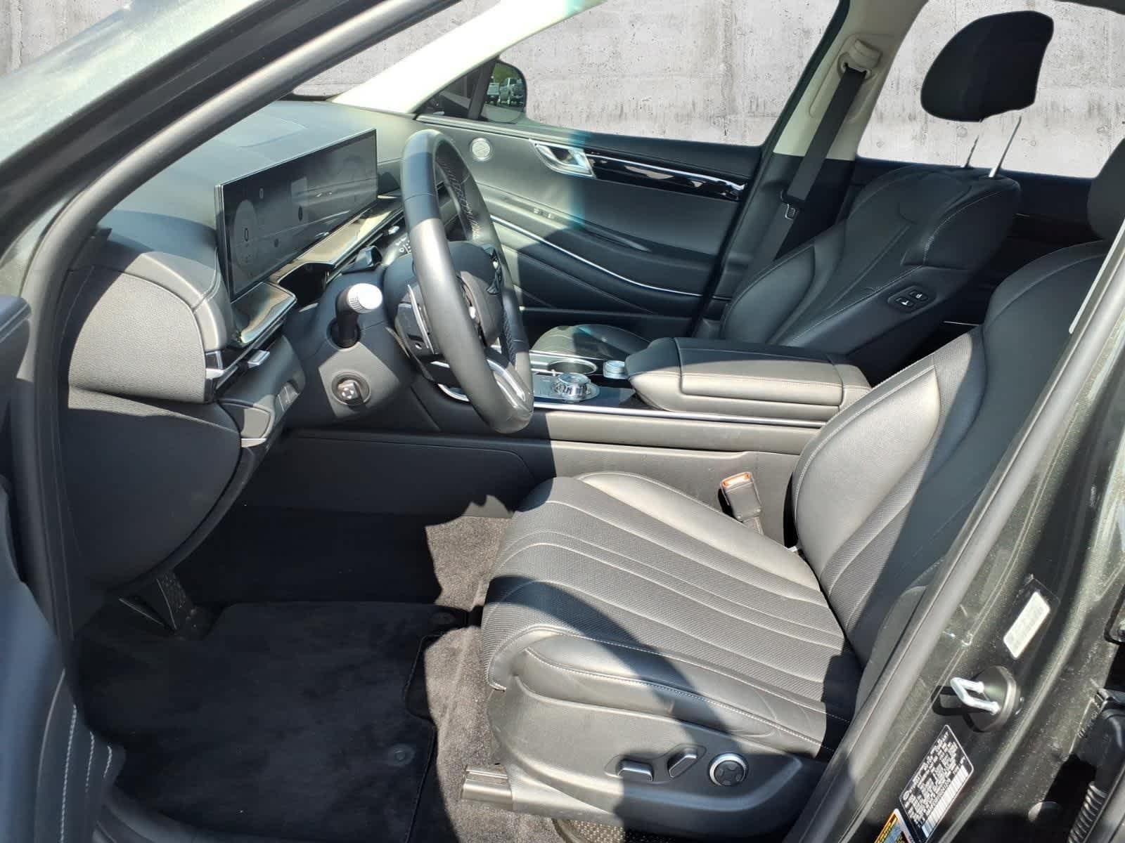 Used 2025 Genesis GV80 2.5T Standard AWD/4WD image 4